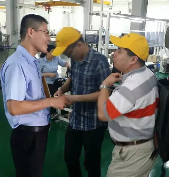 機器人和高檔數控機床等產業一起成為未來十年我國重點領域。