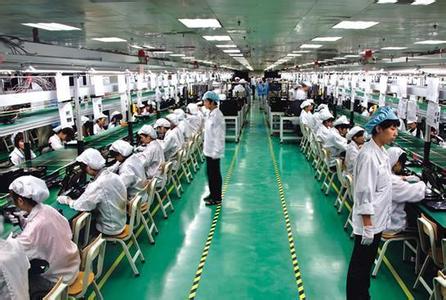 富士康機器人和工人兩頭顧難度大