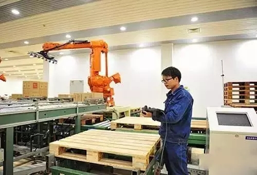 煙草行業(yè)智能工廠：中國卷煙工廠向“智能化”生產(chǎn)轉(zhuǎn)型