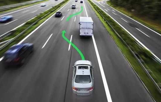 寶馬發(fā)大招 機(jī)器人駕駛汽車(chē)2021年上路