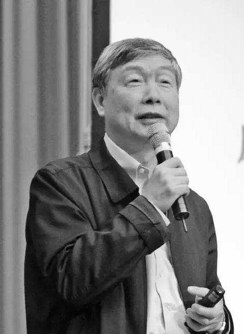 “機器換人”絕不能忘了人