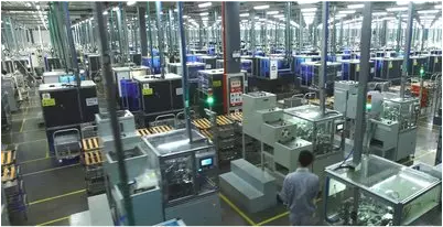 德力西新工廠機器人密度達千人80臺
