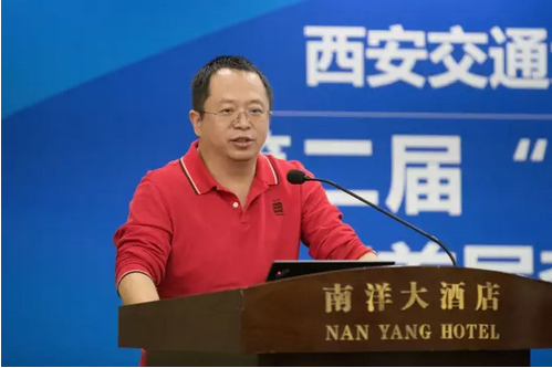 360周鴻祎：人工智能很“弱智” 機器人取代人類想太多