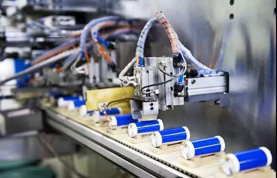 鋰電池行業用工業機器人市場需求分析