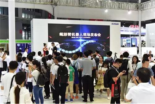 新松蛇形臂機器人全球首發