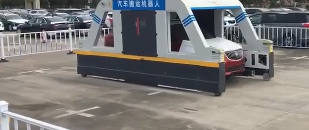 上汽安吉戶外汽車(chē)搬運(yùn)AGV運(yùn)行視頻