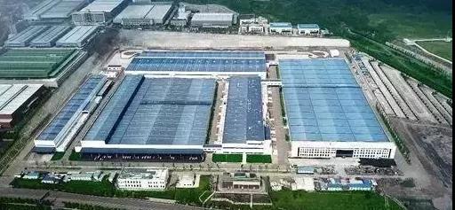 小康集團(tuán)重慶工廠布局800多臺(tái)工業(yè)機(jī)器人與AGV