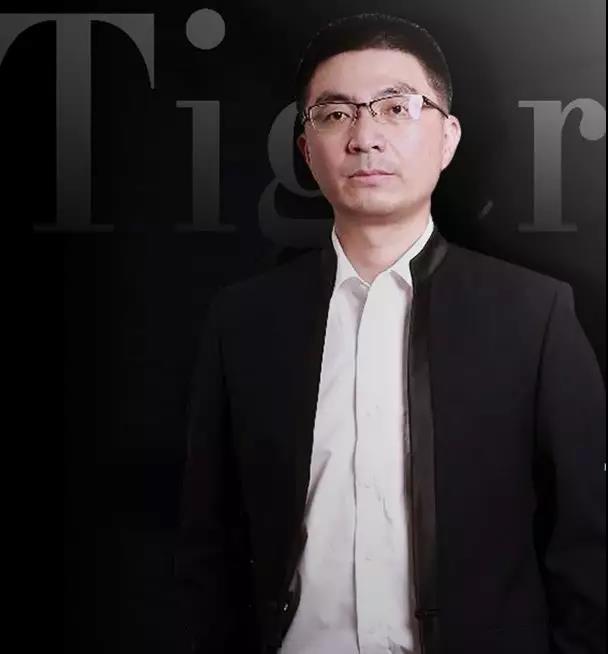 怡豐機(jī)器人蔡穎杰：做AGV領(lǐng)域?qū)嵏杉? height=