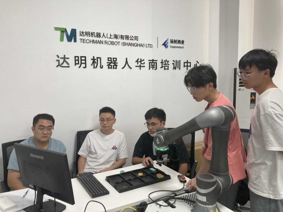首批中國智能制造挑戰賽“智能產線與協作機器人賽項”線下培訓圓滿成功