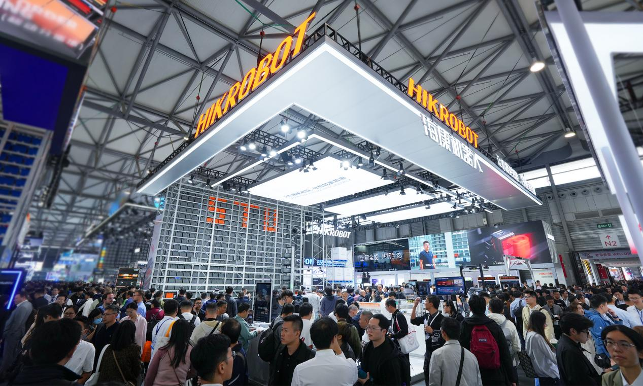 一張從全智全能到開放生態的藍圖，正在海康機器人CeMAT展臺“皆”曉